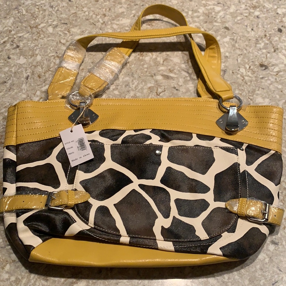 Giraffe print pocketbook